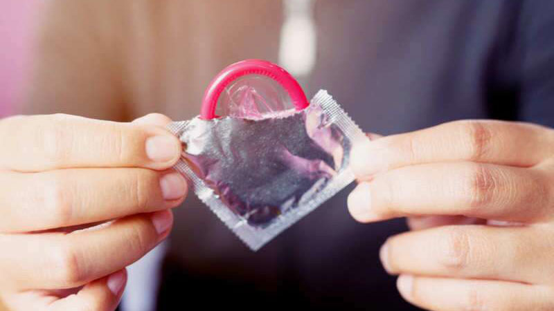 استفاده از کاندوم برای پیشگیری از سفلیس