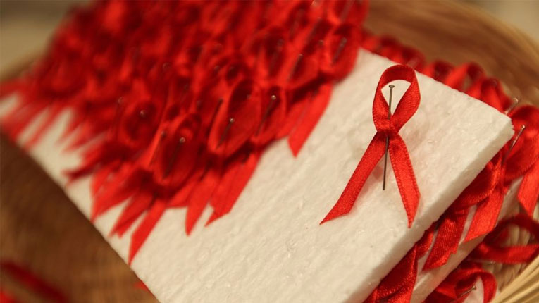 کمک موسسا در روز جهانی ایدز 