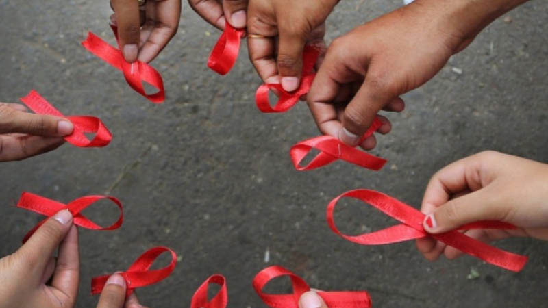 ویروس Hiv همان ایدز است؟