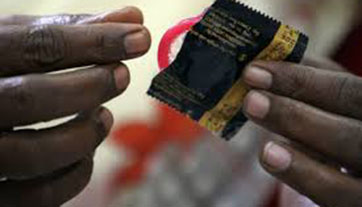 کاندوم بهترین راه پیشگیری از بیماری های مقاربتی